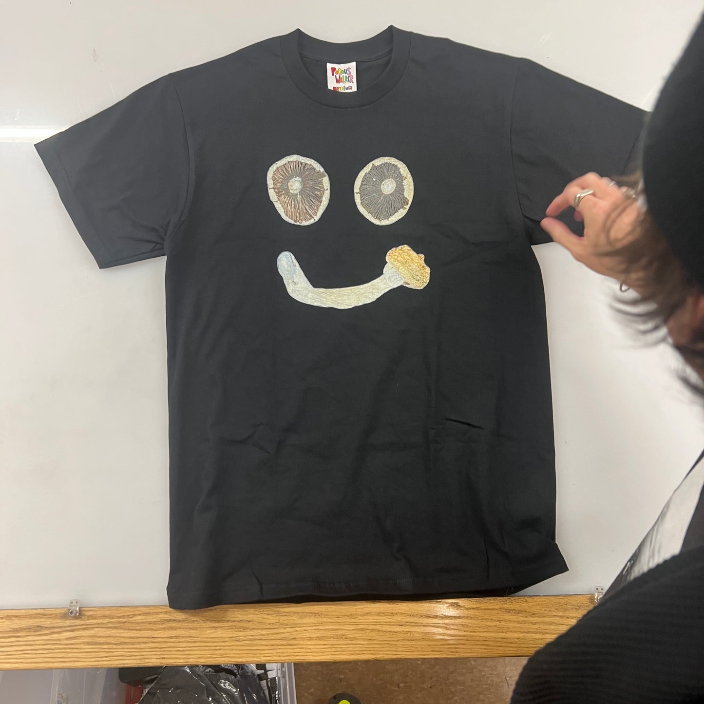 HAPPY HIGH T (THE DAVE SHROOMS FACE T)
