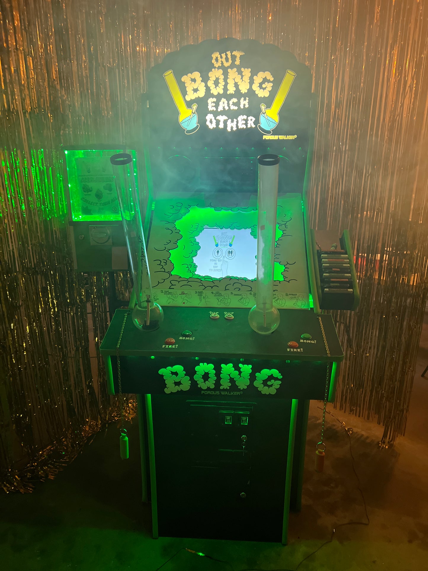 OUT BONG EACH OTHER ARCADE GAME