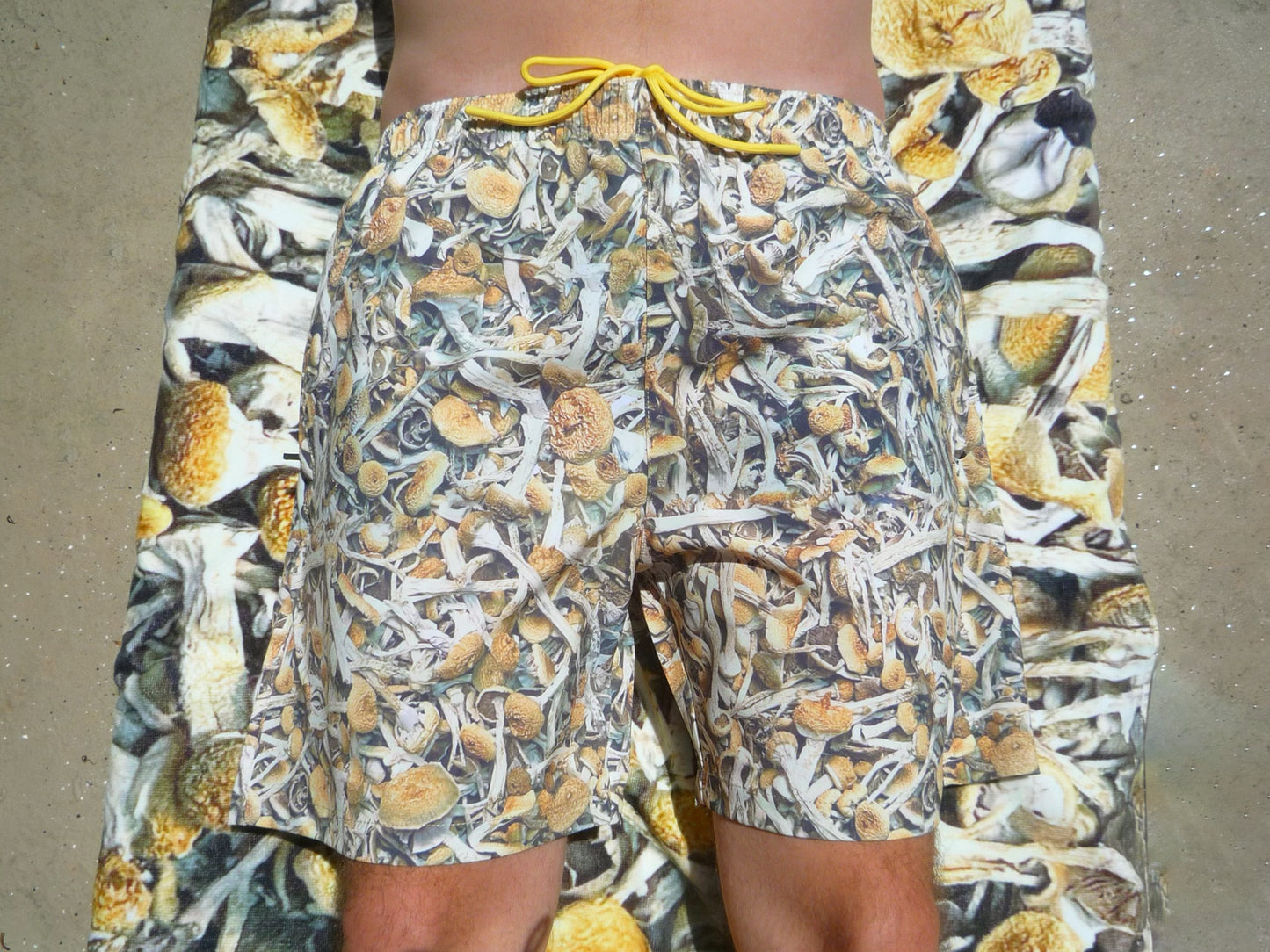 CAMUSHROOMOFLAGE SHORTS