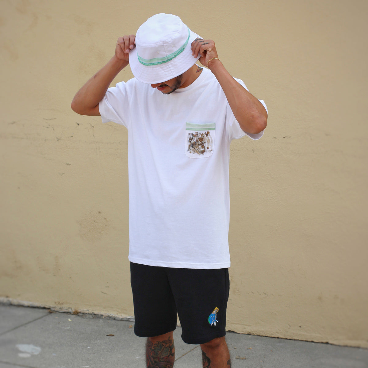 BAG OF SHROOMS REVERSIBLE BUCKET HAT